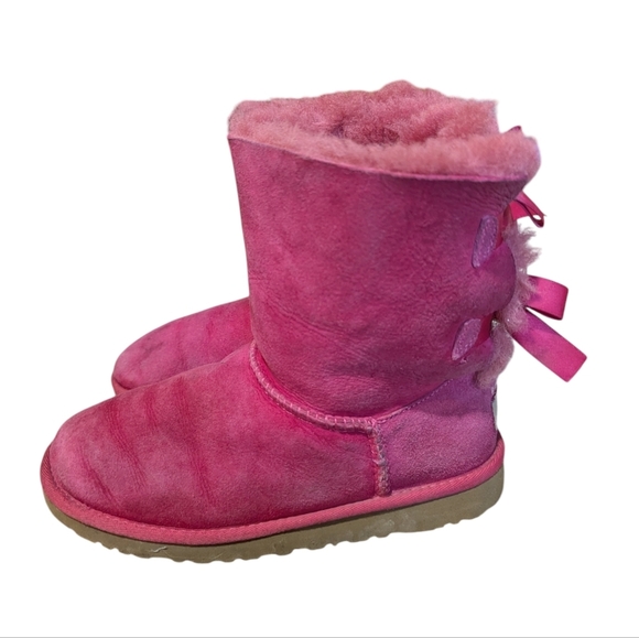 UGG Kids Bailey Bow II Boot Pink Size 4 Colorful Girly - Picture 1 of 8